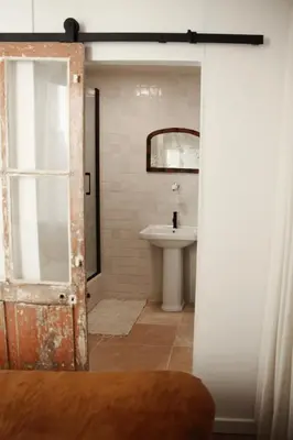 Salle de bains dans l'établissement Studio Microchole Chinon