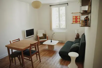 Télévision ou salle de divertissement dans l'établissement Studio Microchole Chinon
