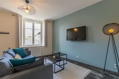 Télévision ou salle de divertissement dans l'établissement Le petit Oberlin, entre Chambord et Zoo Beauval