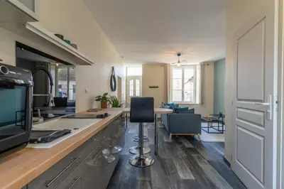 Télévision ou salle de divertissement dans l'établissement Le petit Oberlin, entre Chambord et Zoo Beauval