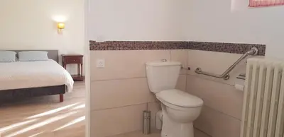 Salle de bains dans l'établissement Les appartements de Mansart