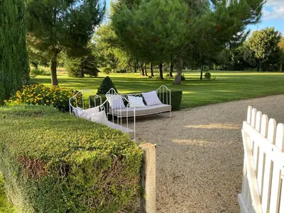 Jardin de l'établissement Manoir de famille Beausoleil