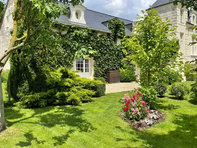 Jardin de l'établissement Manoir de famille Beausoleil