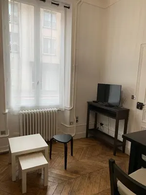 Télévision ou salle de divertissement dans l'établissement Studio cœur de ville