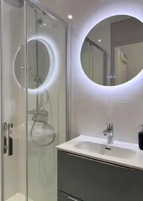 Salle de bains dans l'établissement Le gîte de la Roche