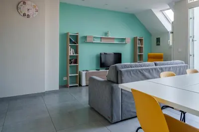 Télévision ou salle de divertissement dans l'établissement Appartement vue Cher sud Tours parking