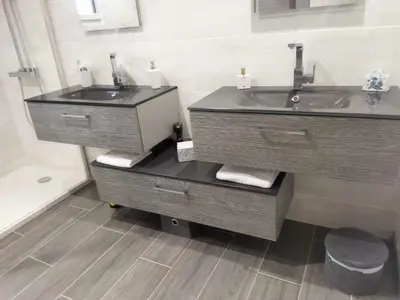 Salle de bains dans l'établissement Évasion