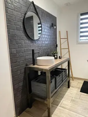 Salle de bains dans l'établissement Chambres à 20minutes du circuit des 24h du mans