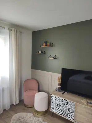 Télévision ou salle de divertissement dans l'établissement Chic Studio Roberta à Tours - Parking gratuit, Gare de Tours et St-Pierre-des-Corps TGV & Parc Expo