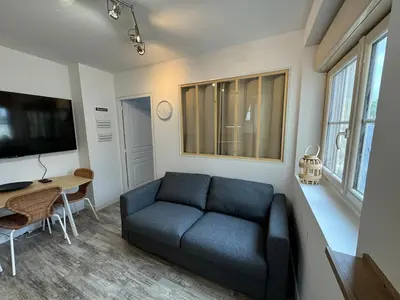 Télévision ou salle de divertissement dans l'établissement Appart T2 cosy - 4 pers - Centre Baugé
