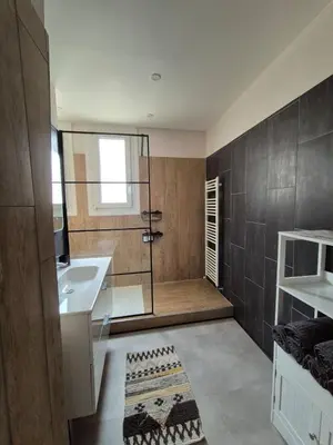 Salle de bains dans l'établissement Appartement proche circuit 24h du Mans