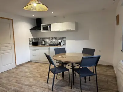 Cuisine ou kitchenette dans l'établissement Gîte à la campagne 2