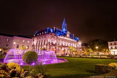 Jardin de l'établissement Le Châteaubriand - Parking - Netflix