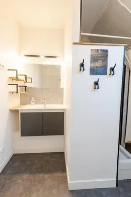 Salle de bains dans l'établissement Le Pic-Paris