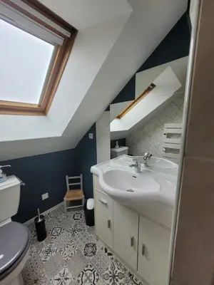 Salle de bains dans l'établissement Chambre Privative pour 2 pers
