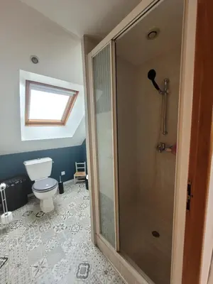 Salle de bains dans l'établissement Chambre Privative pour 2 pers