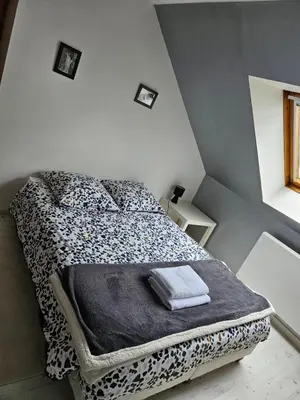 Un ou plusieurs lits dans un hébergement de l'établissement Chambre Privative pour 2 pers