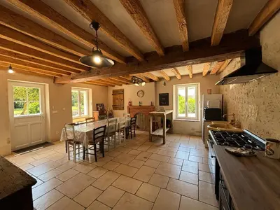 Cuisine ou kitchenette dans l'établissement Maison climatisée - Beauval et Châteaux