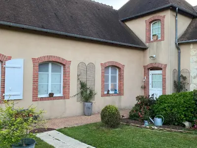 Jardin de l'établissement Chambre spacieuse avec piscine et parking privé - FR-1-410-464