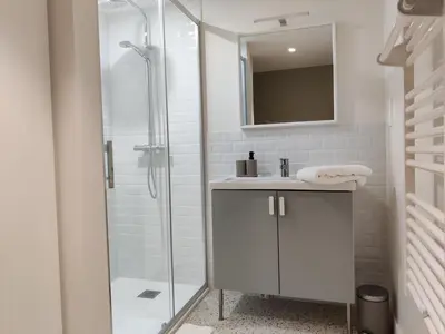 Salle de bains dans l'établissement Cœur de Chinon, tout confort !