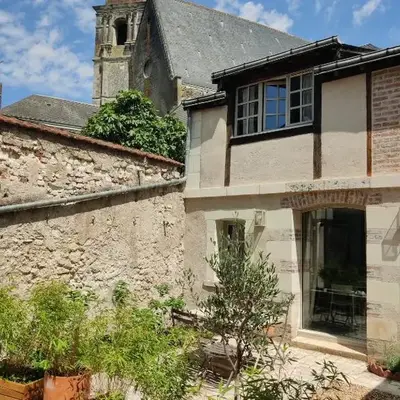 Maison de Charme & Cour Privée dans le Cœur Historique d'Amboise