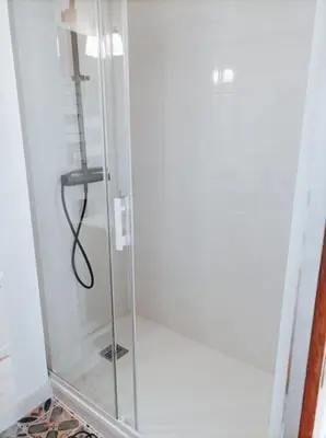 Salle de bains dans l'établissement Bel appartement tout équipé