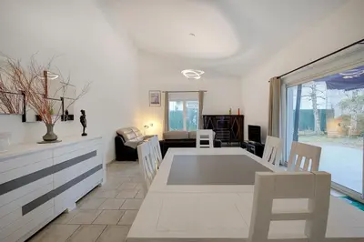 Coin salon dans l'établissement La maison en bois - 6 personnes