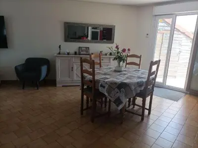 Cuisine ou kitchenette dans l'établissement maison proche du circuit du mans