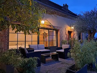 Jardin de l'établissement Gite 4 a 6 pers avec piscine Vendome