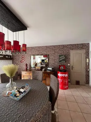 Cuisine ou kitchenette dans l'établissement Maison proche Circuit des 24h