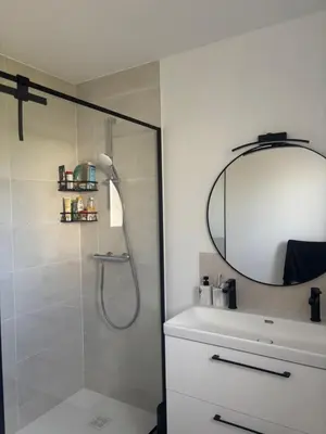 Salle de bains dans l'établissement Chambre chez l habitant proche circuit des 24h