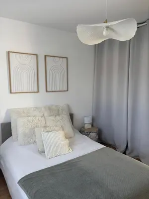 Un ou plusieurs lits dans un hébergement de l'établissement Chambre chez l habitant proche circuit des 24h