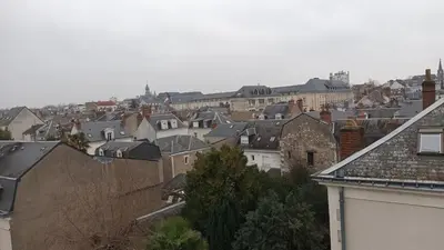 Vue générale sur Tours ou vue de la ville depuis l'appartement