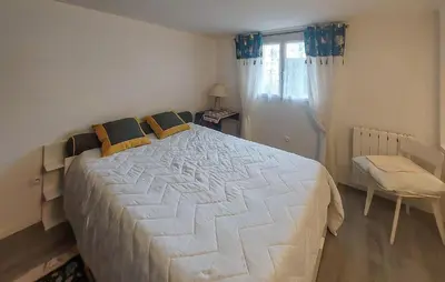 Un ou plusieurs lits dans un hébergement de l'établissement 1 Bedroom Amazing Home In Bléré