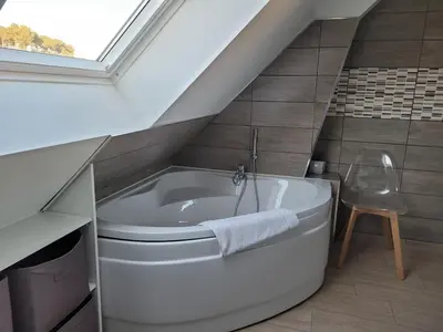 Salle de bains dans l'établissement Maison proche du circuit des 24h du Mans