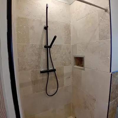 Salle de bains dans l'établissement Chambres chez particulier