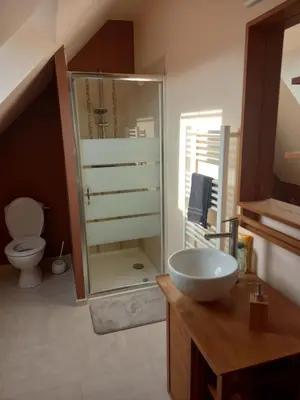 Salle de bains dans l'établissement Location 24h du Mans