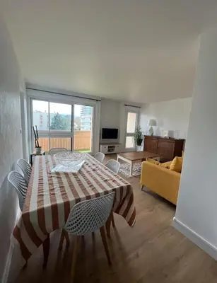 Coin salon dans l'établissement Appartement de la Famille Chat