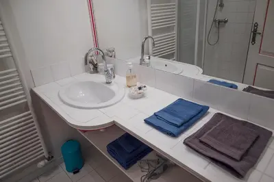 Salle de bains dans l'établissement Le pressoir du prieuré