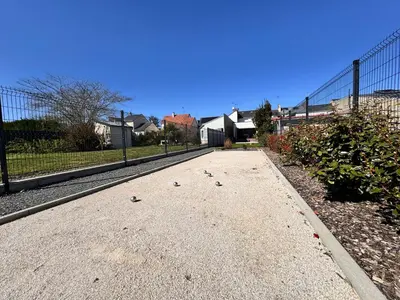 Plan de l'établissement Le Charme - Jardin - Petanque - Parking - 6p