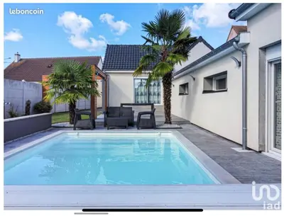 Piscine de l'établissement Chambre chez l habitant à 400 m du circuit des 24h ou située à proximité