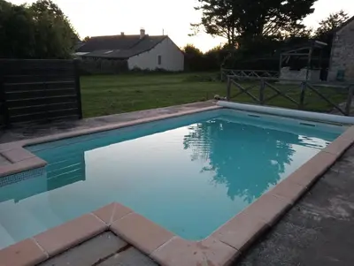 Piscine de l'établissement chambre d'hôtes au cœur de la nature ou située à proximité