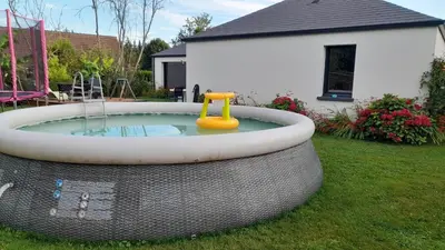 Piscine de l'établissement Logrment entier 8 personnes circuit 24h ou située à proximité