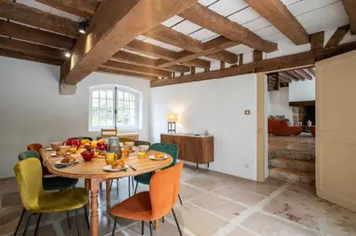 Coin salon dans l'établissement Le Clos des Moriers 2 hours from Paris-Piscine-12 pers