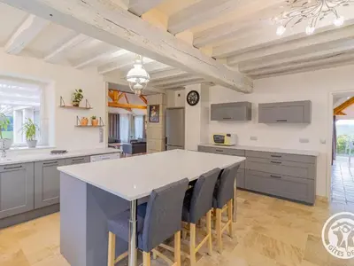 Cuisine ou kitchenette dans l'établissement Séjourner au cœur de la nature entre Tours et Angers - FR-1-622-101