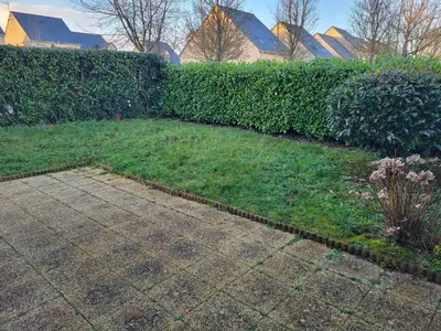 Jardin de l'établissement 24h DU MANS A PROXIMITÉ