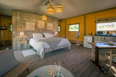 Un ou plusieurs lits dans un hébergement de l'établissement You and Me Glamping