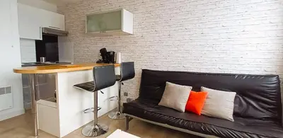 Cuisine ou kitchenette dans l'établissement Chez Auguste - T2 spacieux - wifi - tv