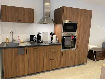 Cuisine ou kitchenette dans l'établissement Gîtes Le Duo de Galerne , à 5 minutes du Zoo Parc de Beauval
