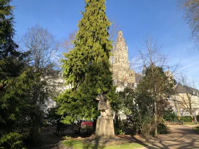 Jardin de l'établissement Bell Art, a deux pas de la cathédrale